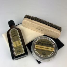 Pflegeset für Holzmöbel und Antiquitäten mit einer hochwertigen Glanzbürste