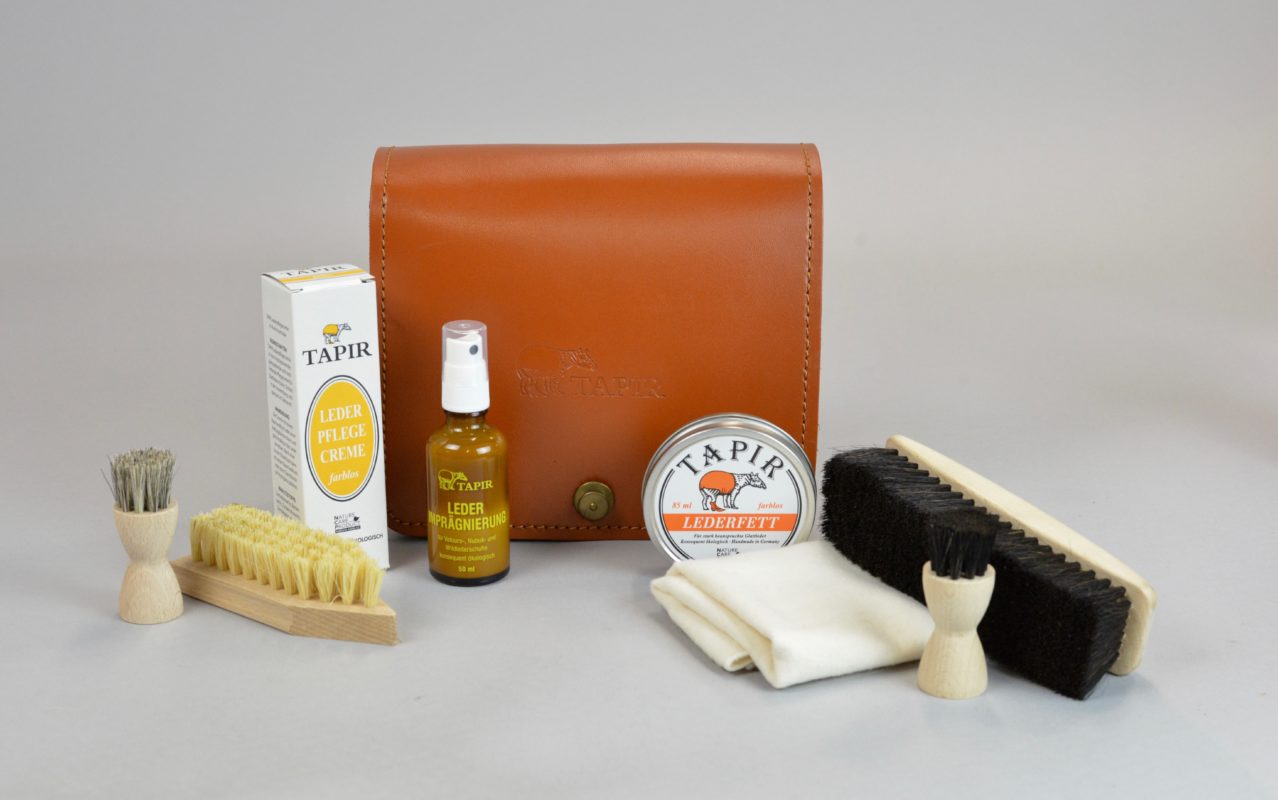 Travel set brown