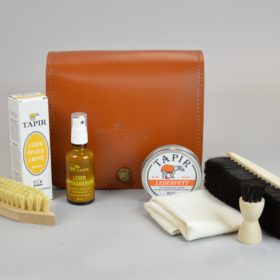 Travel set brown